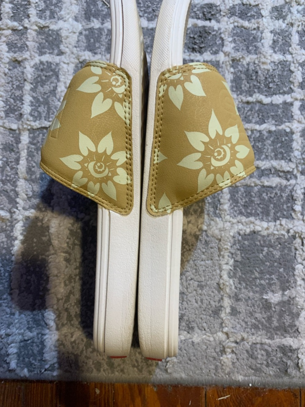 Vans - Picture 2 of 10
